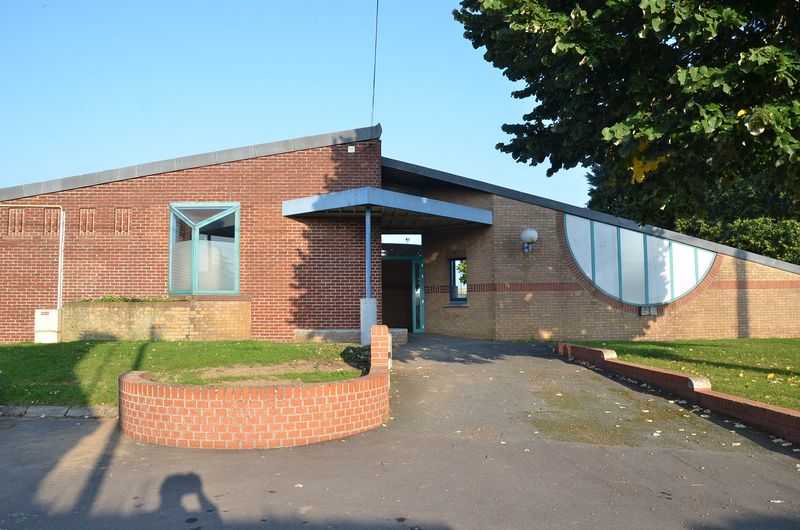 Fichier:800px-Bibliothèque de Monchaux.jpg