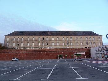 Fichier:350px-Landrecies-Caserne Biron.jpg