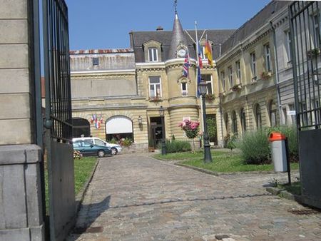 Fichier:450px-Mairie-bouchain.jpg