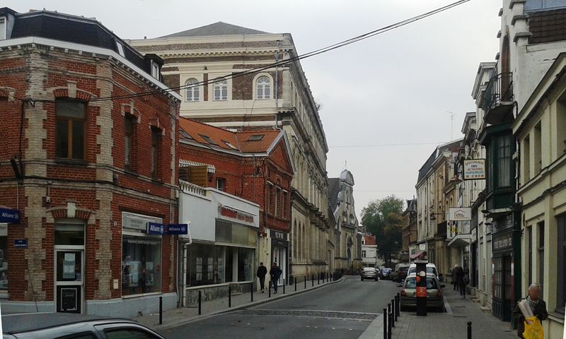 Fichier:800px-Valenciennes-Rue Ferrand.jpg