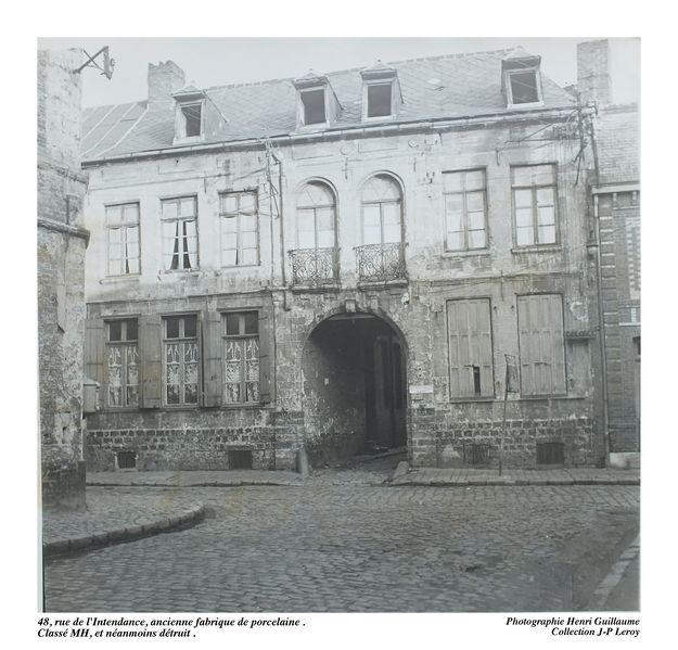 Fichier:625px-Valenciennes-48 Rue Intendance.jpg