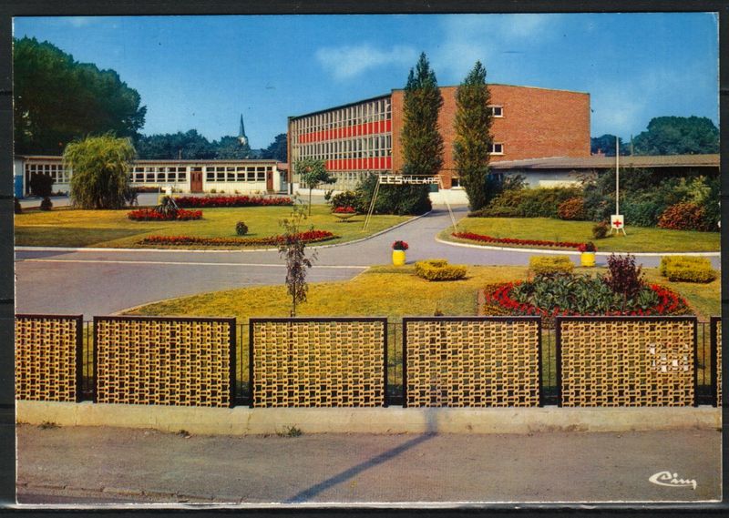 Fichier:800px-CES Villars.jpg