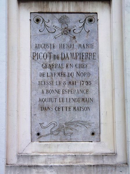 Fichier:448px-Valenciennes-Dampierre Plaque.jpg